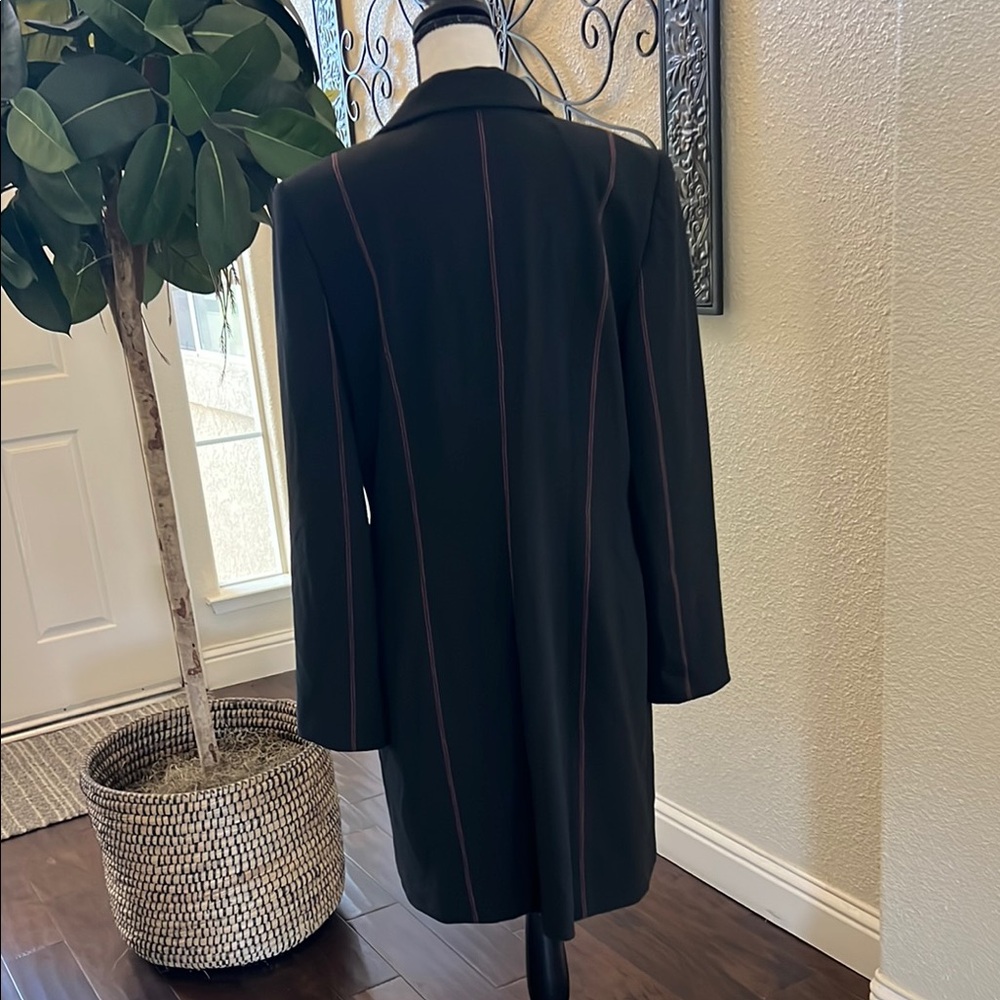 Black Trench Coat with Classic Silhouette - Picture 3 of 9
